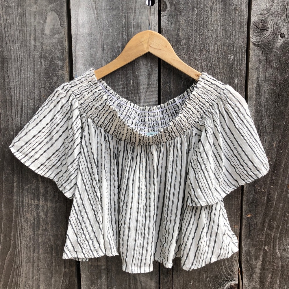 Urban Outfitters | Kimchi Blue | Off The Shoulder